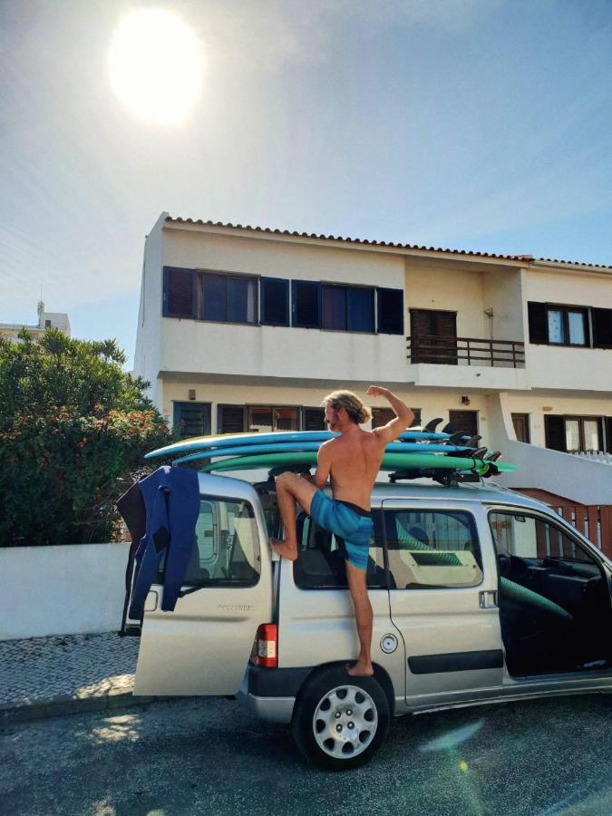 Sandycamps Surf House บาเลียล ภายนอก รูปภาพ
