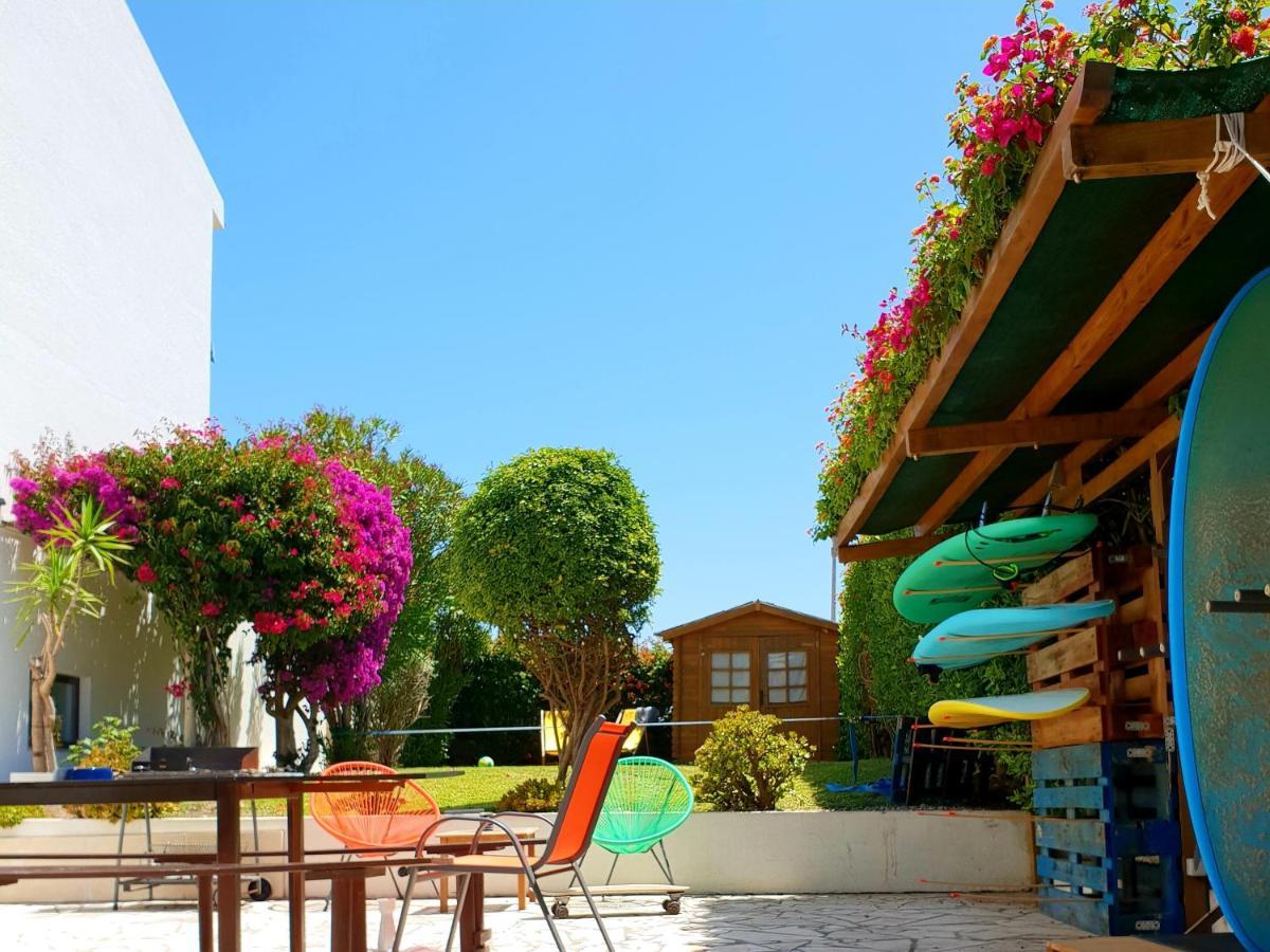 Sandycamps Surf House บาเลียล ภายนอก รูปภาพ