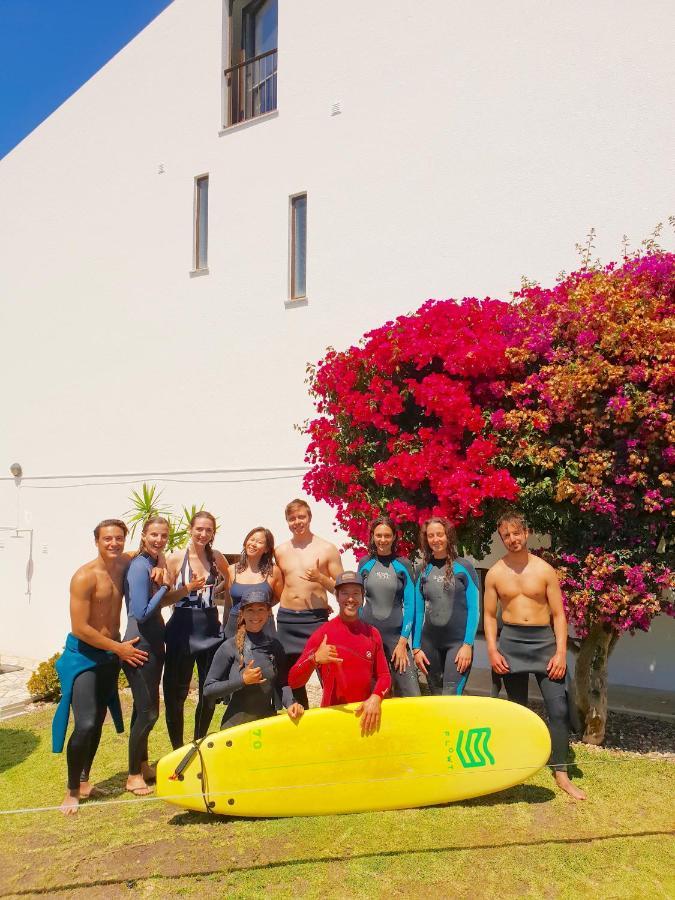 Sandycamps Surf House บาเลียล ภายนอก รูปภาพ