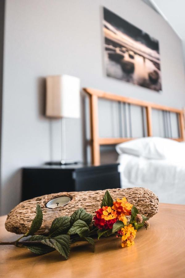 Sandycamps Surf House บาเลียล ภายนอก รูปภาพ